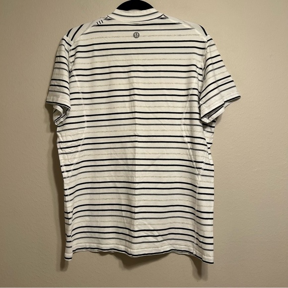 Lululemon 5 Year Badic V Neck Tee White and black Stripes‎ Size L - Picture 1 of 7